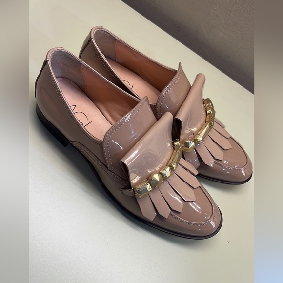 AGL MADE IN ITALY LEATHER Elegant Women's Loafers in Pink with Gold Accents - Picture 2 of 5